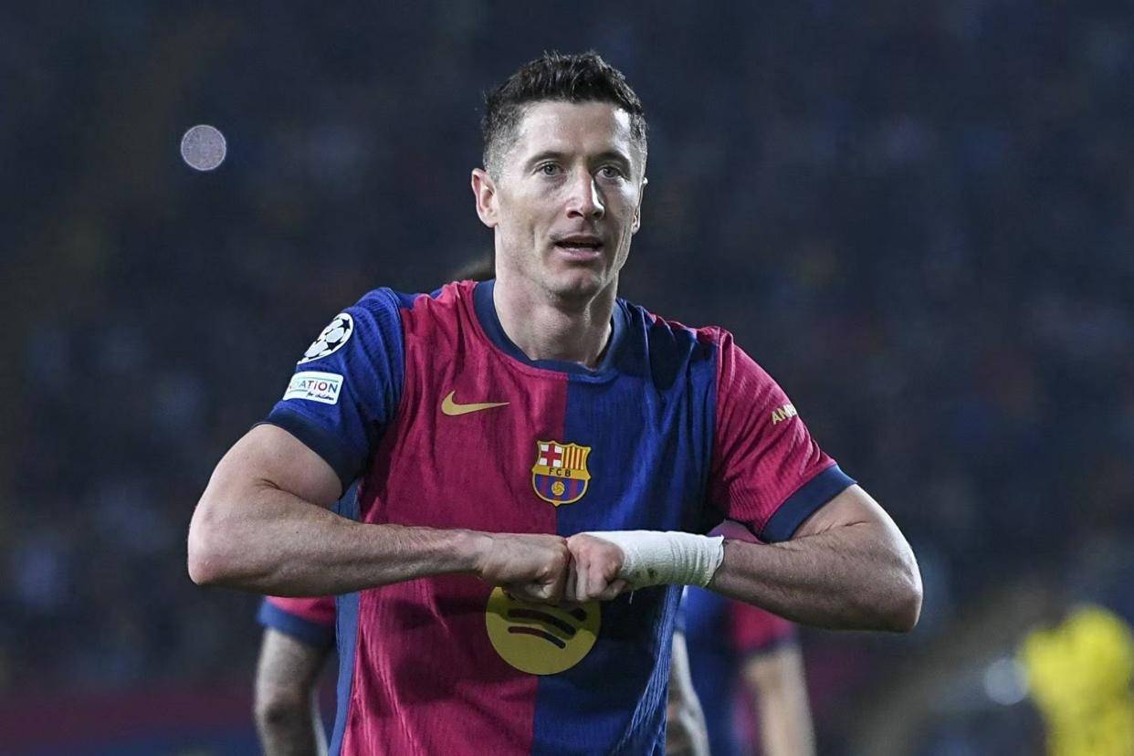 下赛季38岁该去意甲养老了尤文米兰争夺莱万经纪人将前往意大利